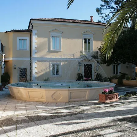Regis & Wellness Otel Turrivalignani